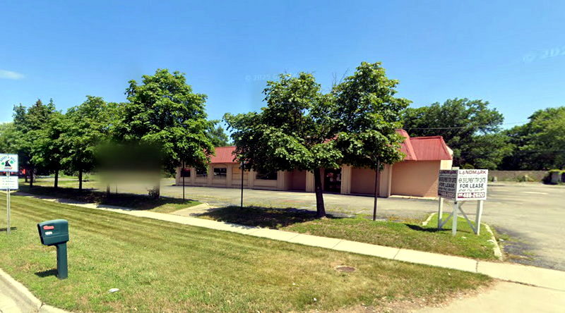 Hooters - Troy - 1686 John R Rd (newer photo)